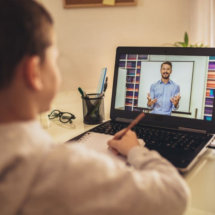 What does Oxford Online School offer home-educating families?