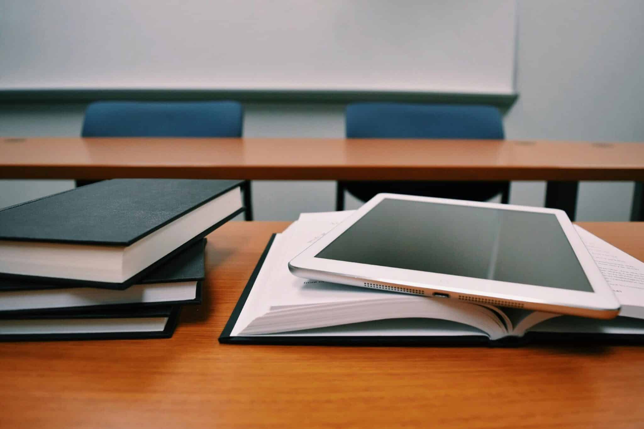 How Online High School Learning Helps British Expats