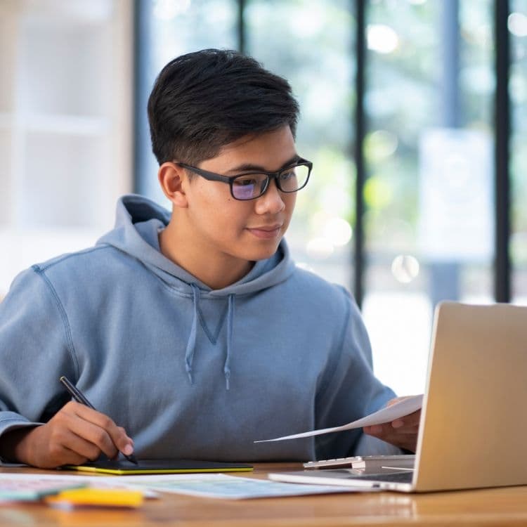 Empowering students through high-quality online education